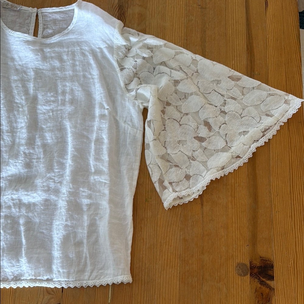 Bellambra White Flower Lace Bell Sleeve Top - Lightweight Linen Sleeve Blouse
